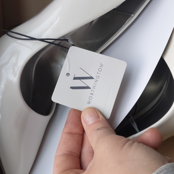 Classic Ivory Worthington heels - Picture 4 of 6